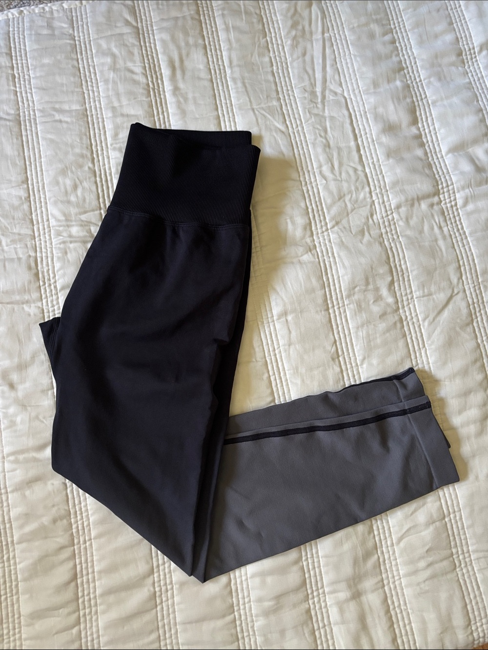 Ombré  High-Waist Leggings in Black and Gray